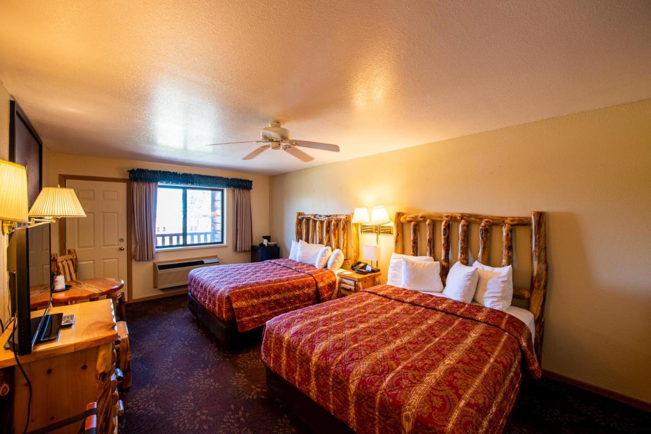 Super 8 By Wyndham Bridgeview Of Mackinaw City Extérieur photo