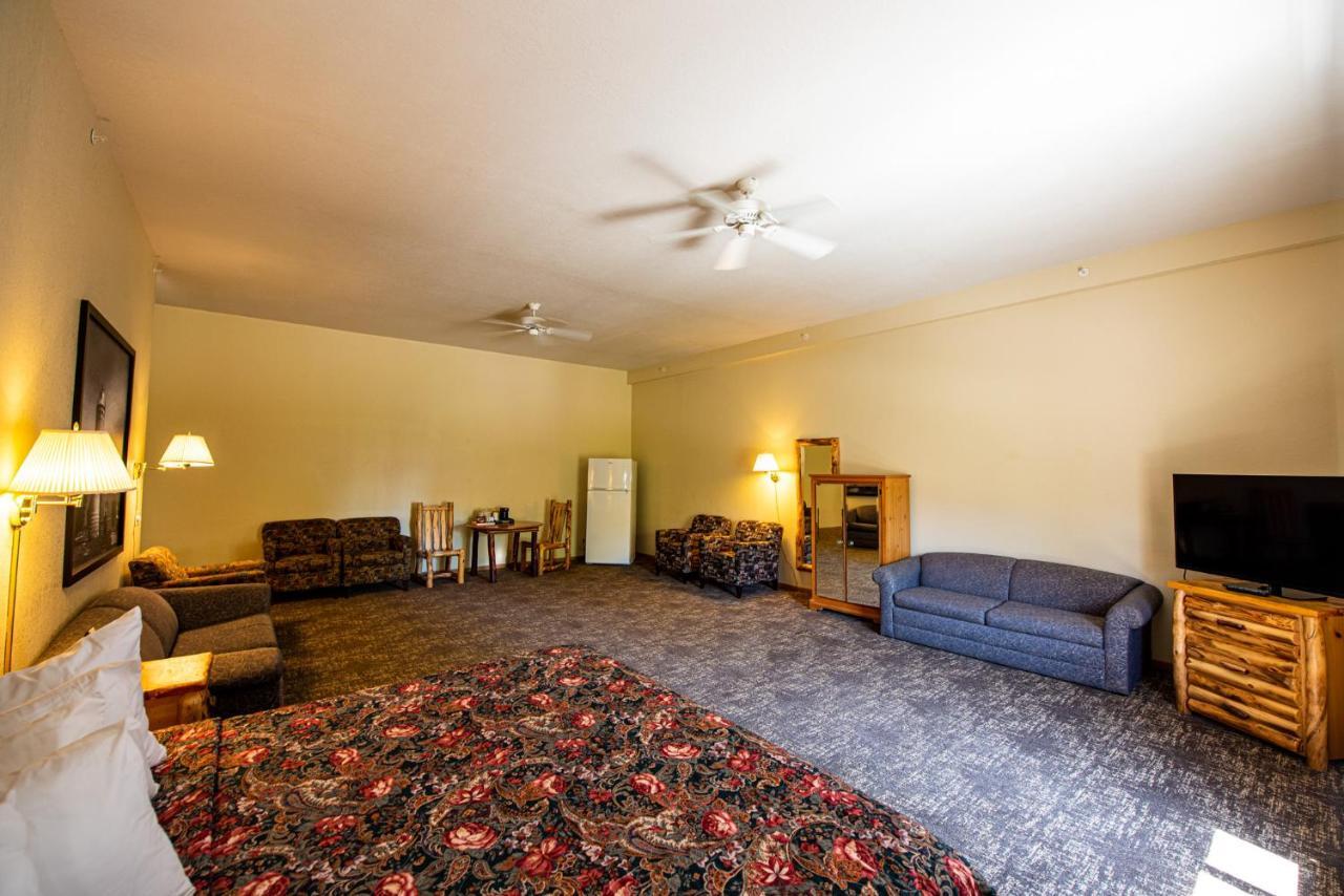 Super 8 By Wyndham Bridgeview Of Mackinaw City Extérieur photo