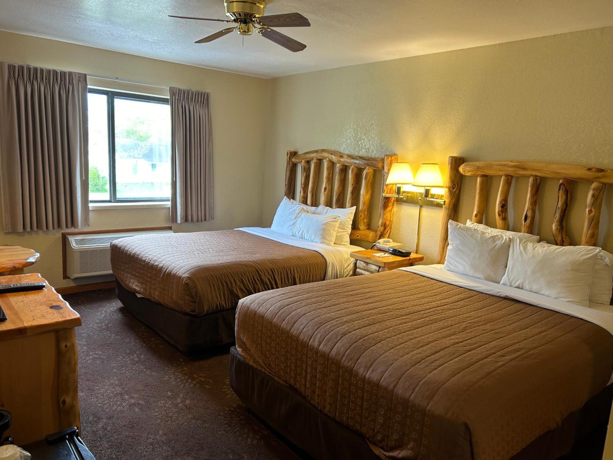 Super 8 By Wyndham Bridgeview Of Mackinaw City Extérieur photo