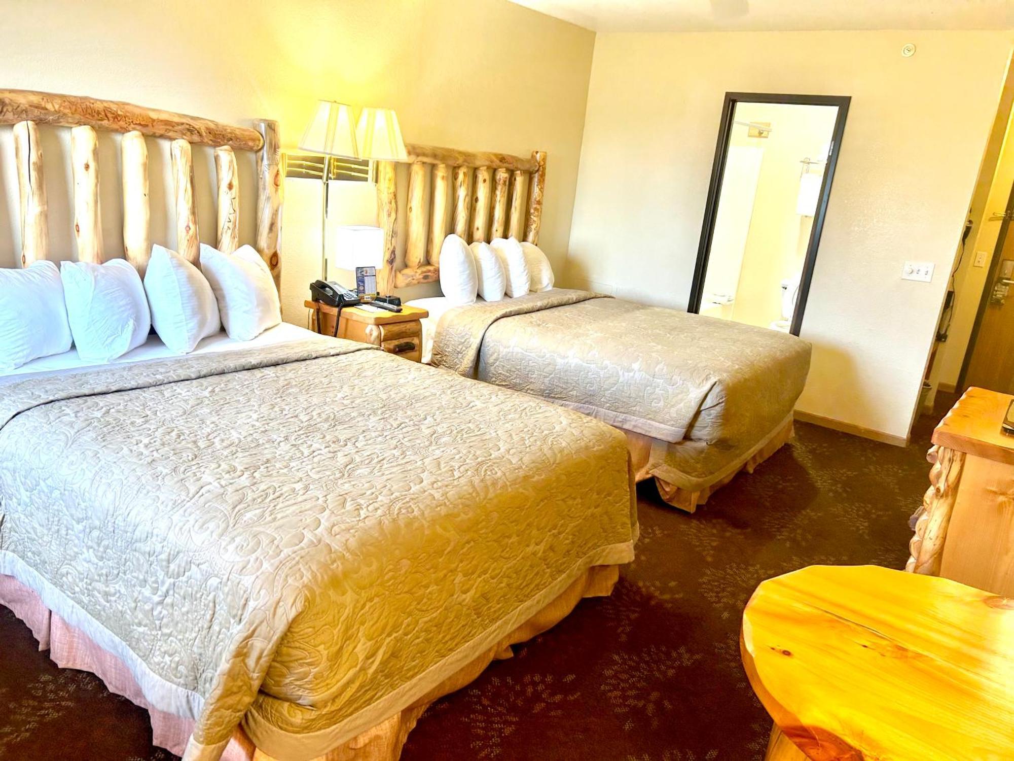 Super 8 By Wyndham Bridgeview Of Mackinaw City Extérieur photo
