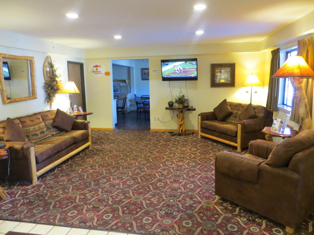 Super 8 By Wyndham Bridgeview Of Mackinaw City Extérieur photo
